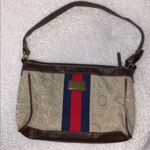 tommy hilfiger shoulder bag
